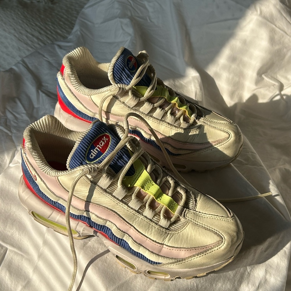 NIKE Air Max 95 Panache Corduroy Athletic Shoes | Women’s Size 7.5